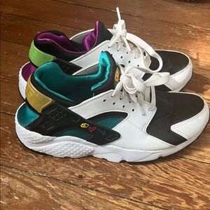 Nike Huarache Run Peace Love Swoosh White Grade School Youth DM8156 100 size 7Y